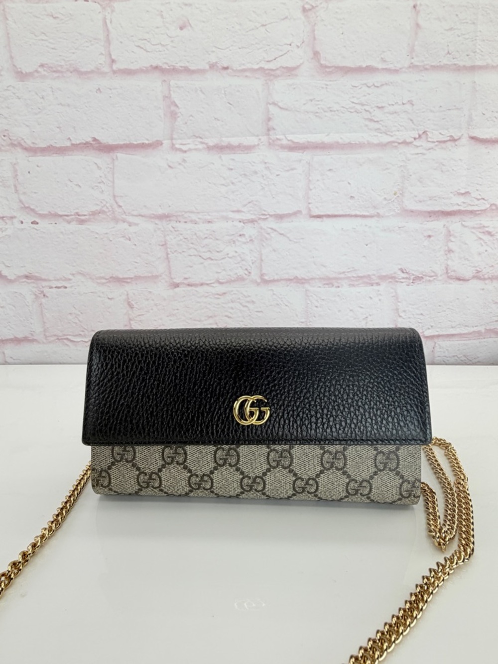 Gucci Bi-Color GG Marmont Wallet on a Chain - Picture 2 of 13
